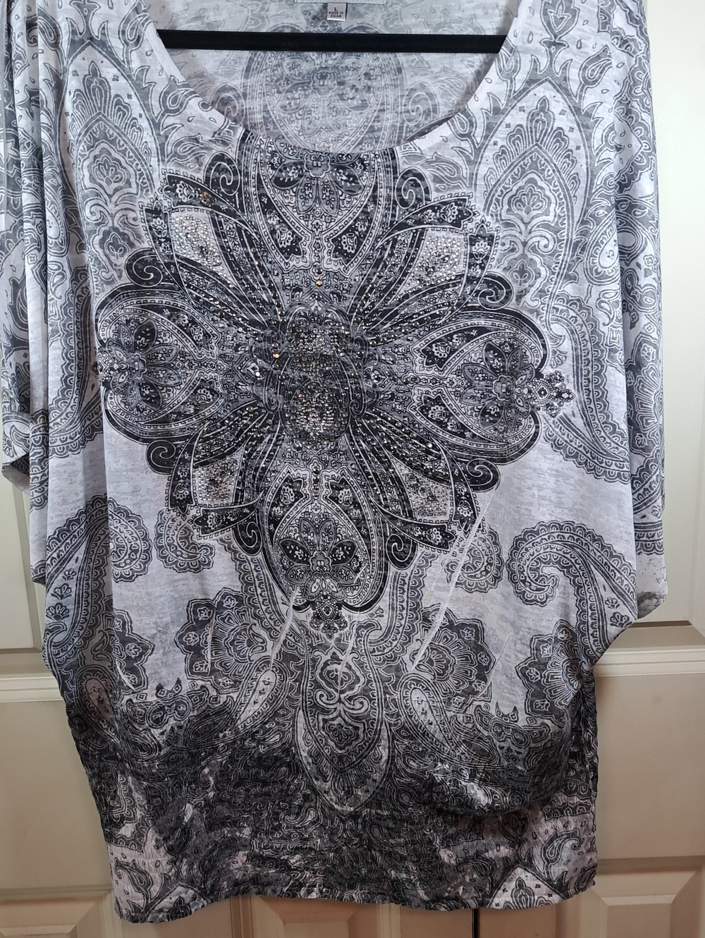 Paisley Medallion Scoop-Neck Tunic with Rhinestone Detail - Gray/Black